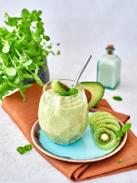 roheline smuuti kiividega