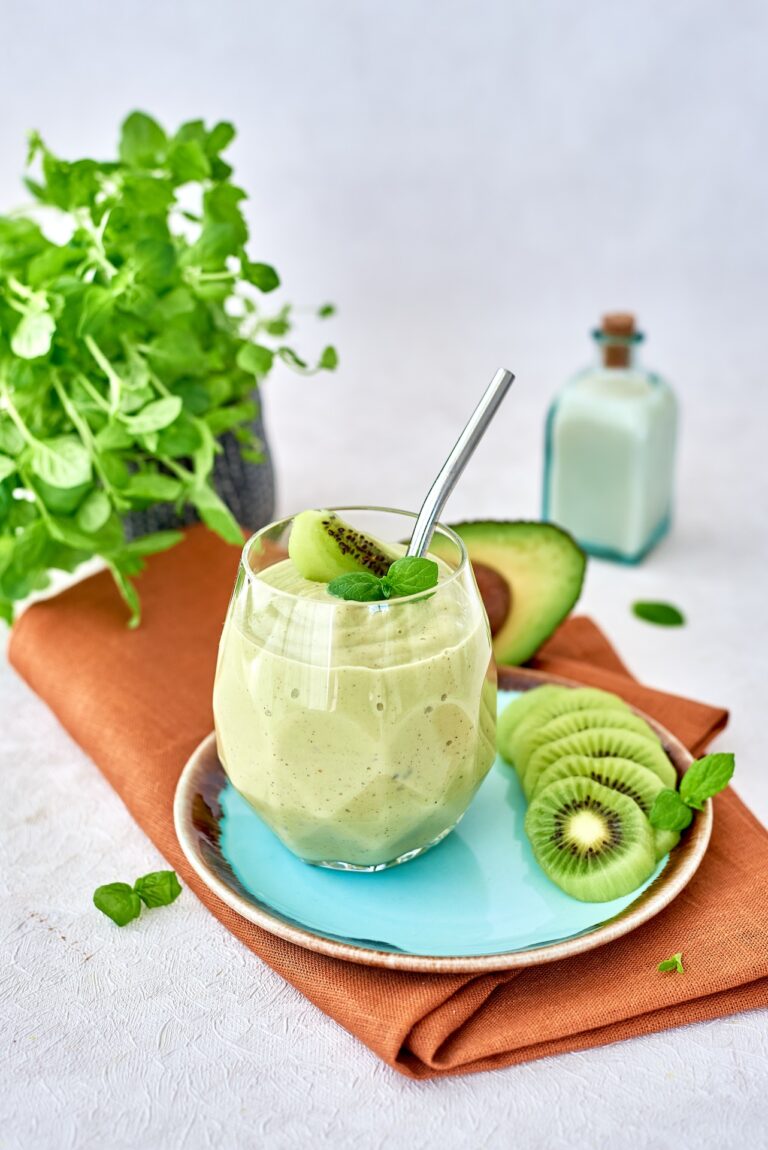 roheline smuuti kiividega