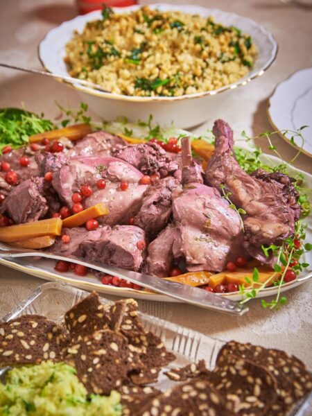 Ahjuküülik pohla-punaveinikastmes