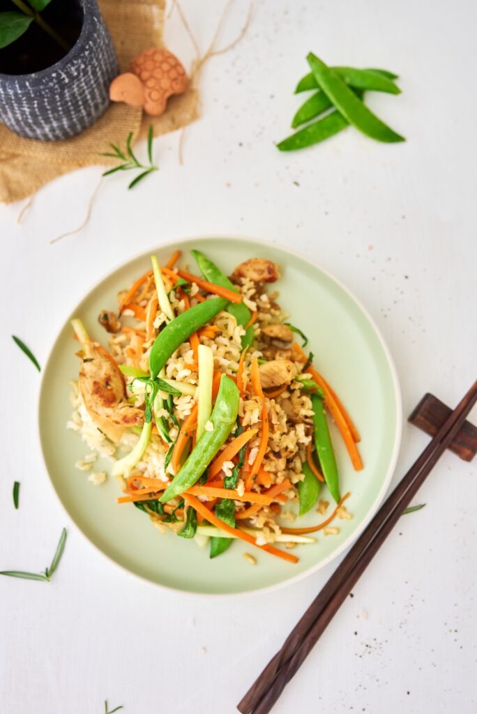 Wok kõõgiviljade ja pruuni riisiga