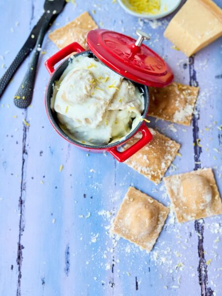 ravioolid lõhe ja juustuga