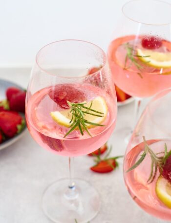 Rosmariinitoonik ehk vanemate pidujook