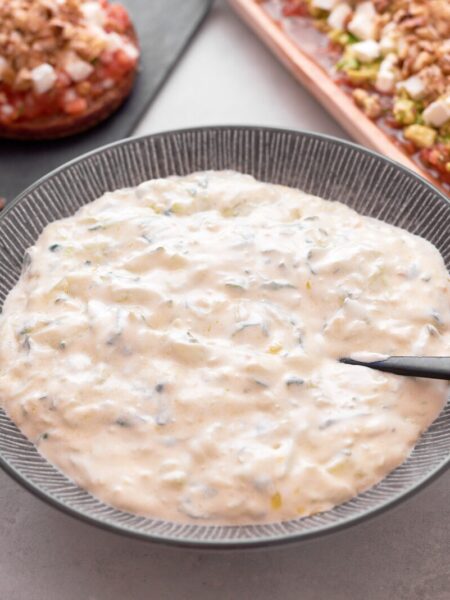 Tzatziki ehk hapukoore-kurgi kaste