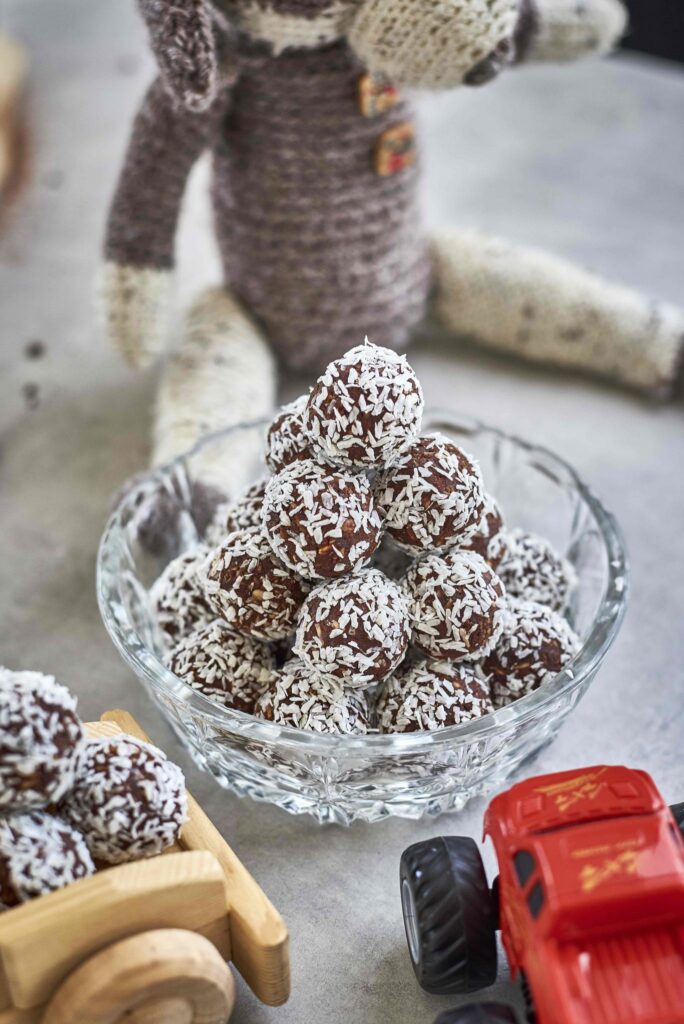 Toorkakaotrühvlid kookose ja kaeraga