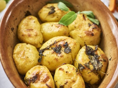 Ahjukartul salvei ja apelsiniga