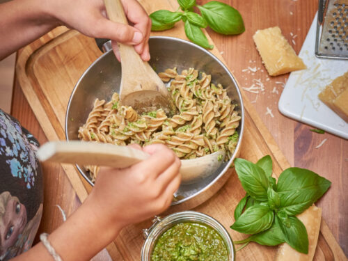 Lihtne pasta basiilikupestoga